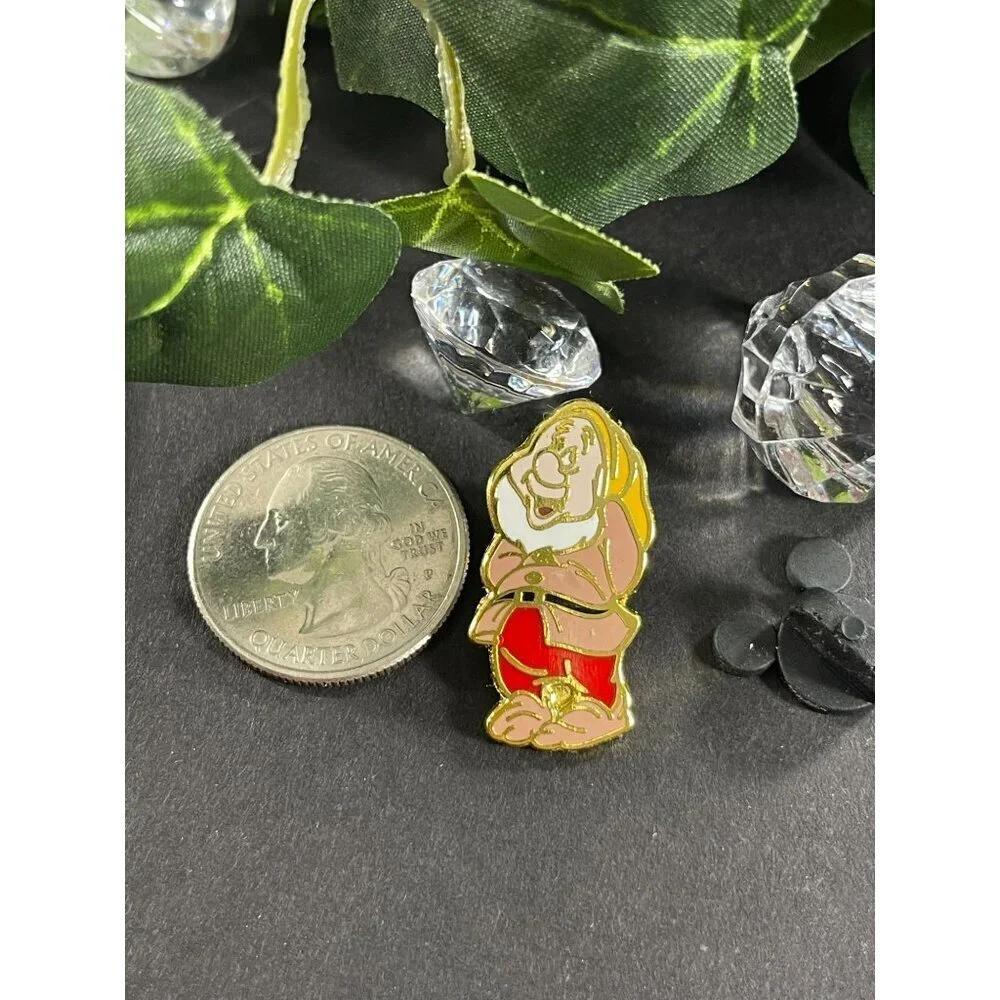Disney Bashful Dwarf Trading Pin Snow White Seven Lapel Pin Badge Brooch Gift